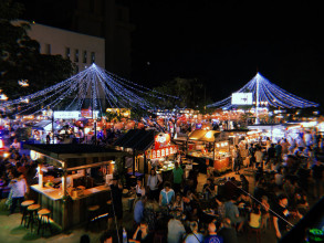 Ploen Ruedee Night Market